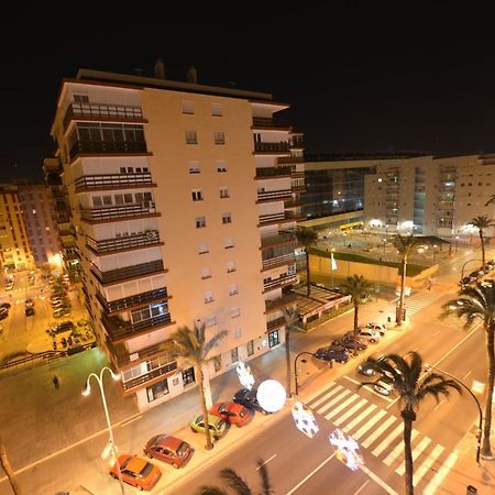 Guesting Velazquez Apartment กาดิซ ภายนอก รูปภาพ